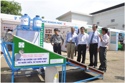 Thiết bị chưng lọc nước ngọt từ nước biển, sử dụng năng lượng mặt trời